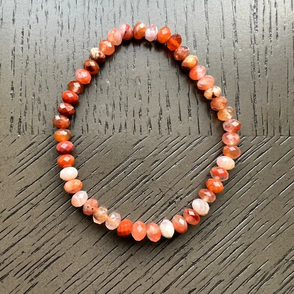 Faceted donut Nanhong agate bracelet 5mm SIZE 6.75-7’